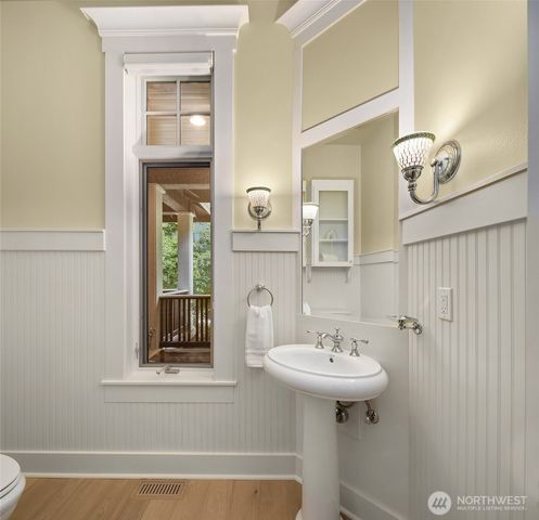 3811 97th Avenue NE, Kirkland, WA 98033