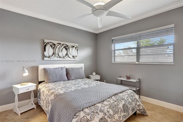 4806 NW 36th St 605, Lauderdale Lakes, FL 33319