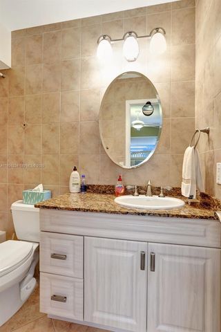 4806 NW 36th St 605, Lauderdale Lakes, FL 33319