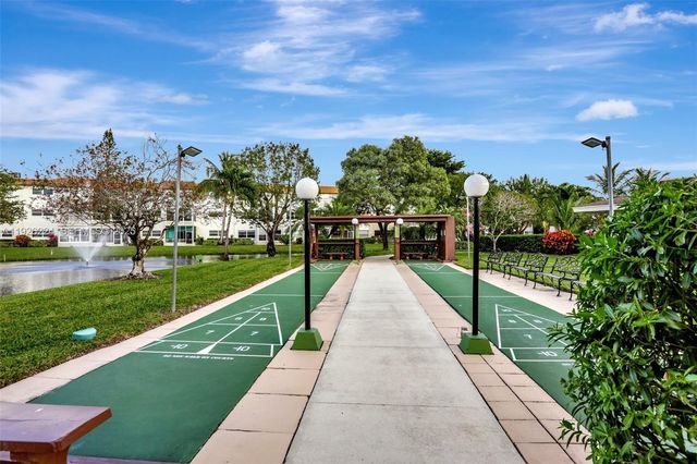 4806 NW 36th St 605, Lauderdale Lakes, FL 33319