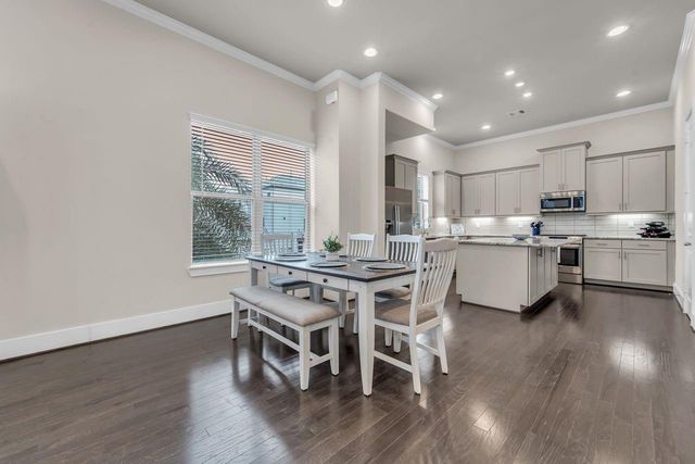 5849 E Post Oak Lane, Houston, TX 77055