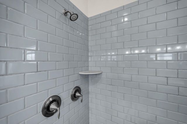 5849 E Post Oak Lane, Houston, TX 77055