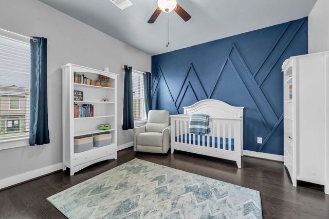 5849 E Post Oak Lane, Houston, TX 77055