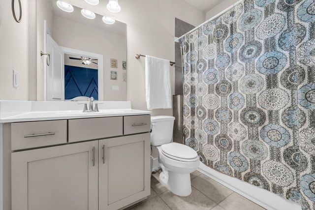 5849 E Post Oak Lane, Houston, TX 77055