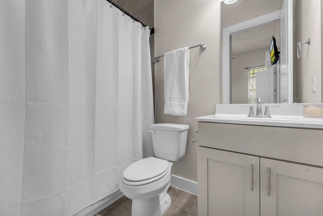 5849 E Post Oak Lane, Houston, TX 77055