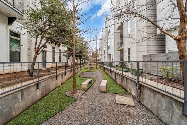 5849 E Post Oak Lane, Houston, TX 77055