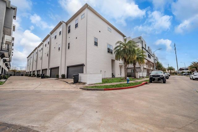 5849 E Post Oak Lane, Houston, TX 77055