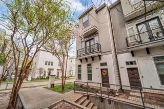 5849 E Post Oak Lane, Houston, TX 77055