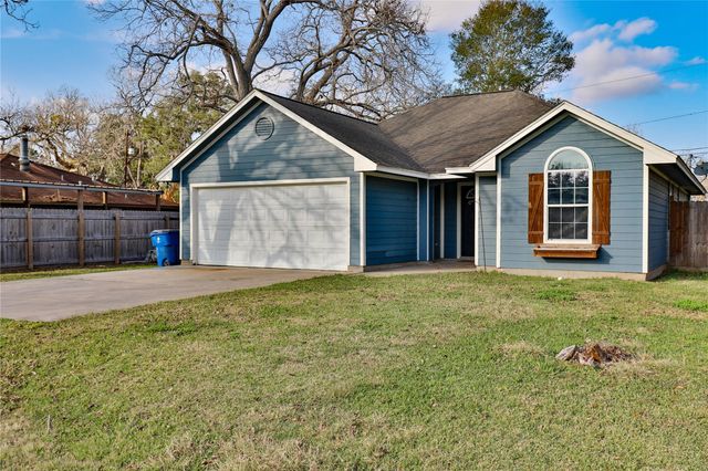 518 Tall Timber Drive, West Columbia, TX 77486