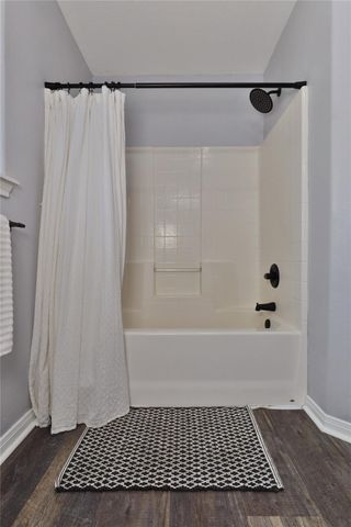 518 Tall Timber Drive, West Columbia, TX 77486