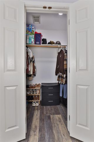 518 Tall Timber Drive, West Columbia, TX 77486