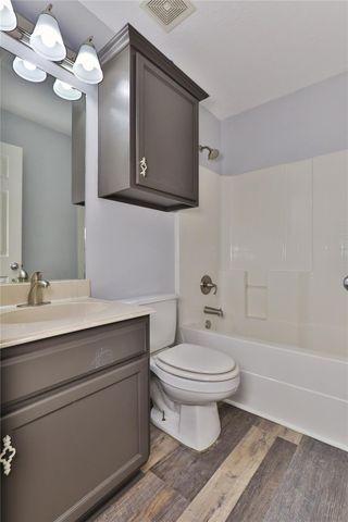 518 Tall Timber Drive, West Columbia, TX 77486