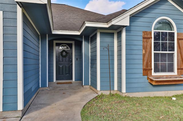 518 Tall Timber Drive, West Columbia, TX 77486