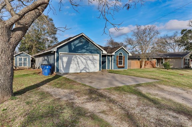 518 Tall Timber Drive, West Columbia, TX 77486