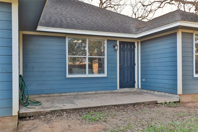 518 Tall Timber Drive, West Columbia, TX 77486