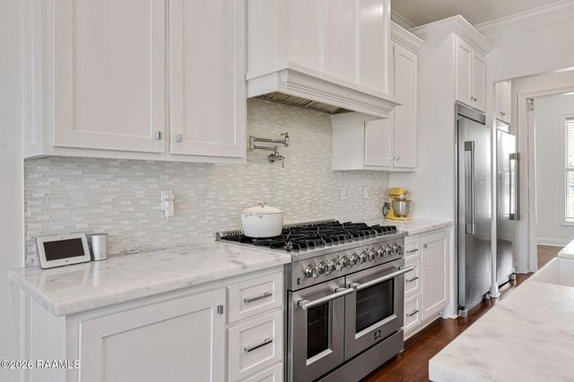 115 Coco Palm Court, Youngsville, LA 70592