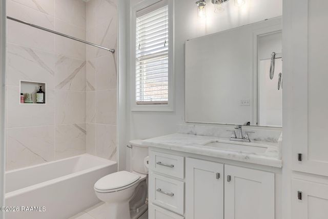 115 Coco Palm Court, Youngsville, LA 70592