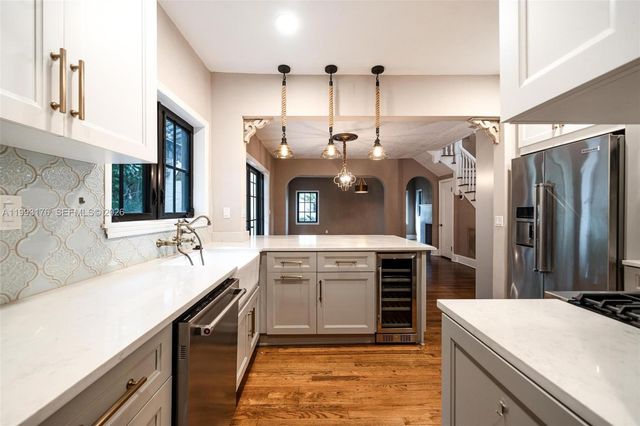 447 Giralda Ave, Coral Gables, FL 33134