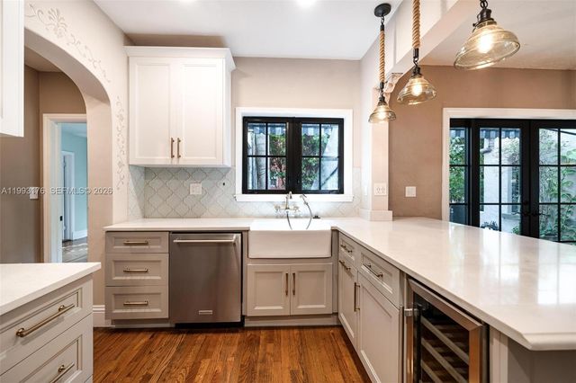 447 Giralda Ave, Coral Gables, FL 33134