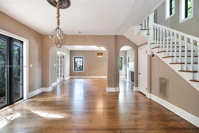 447 Giralda Ave, Coral Gables, FL 33134