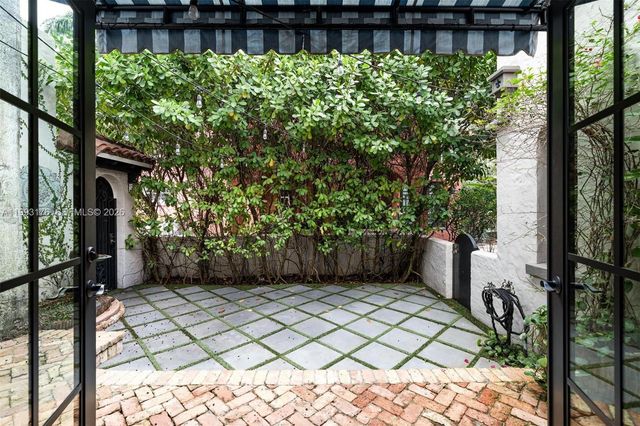 447 Giralda Ave, Coral Gables, FL 33134