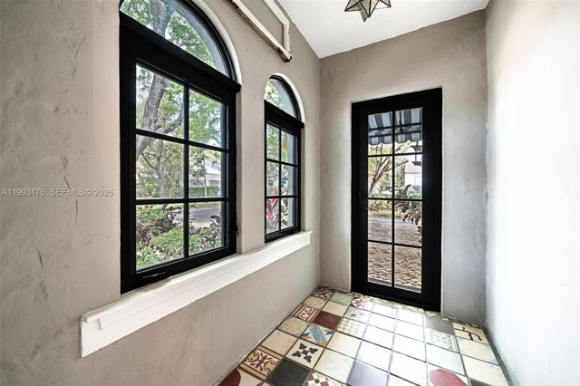 447 Giralda Ave, Coral Gables, FL 33134