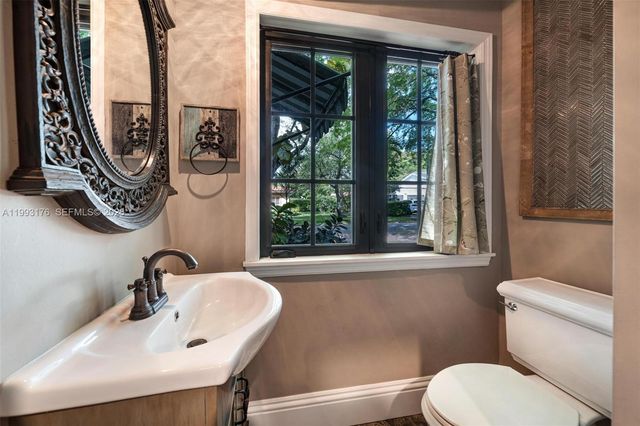 447 Giralda Ave, Coral Gables, FL 33134