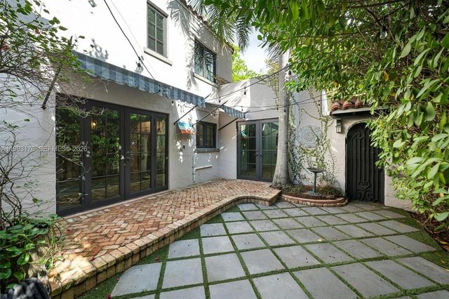 447 Giralda Ave, Coral Gables, FL 33134