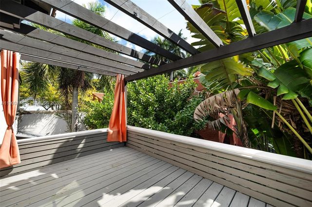 447 Giralda Ave, Coral Gables, FL 33134