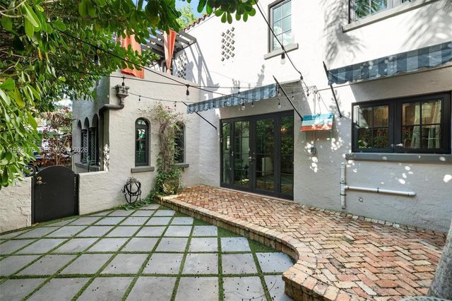 447 Giralda Ave, Coral Gables, FL 33134