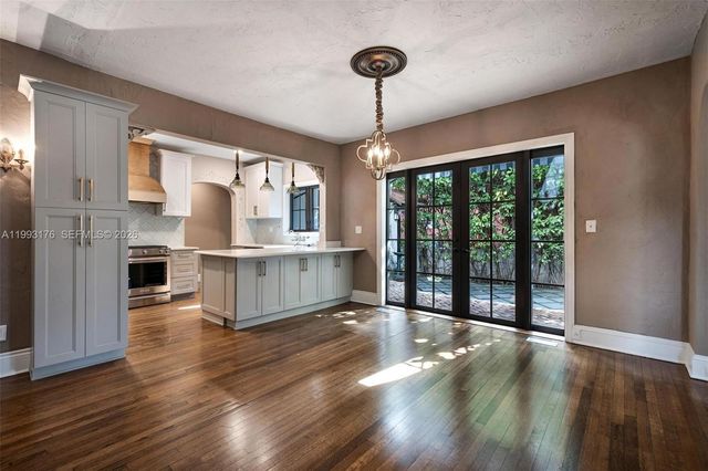 447 Giralda Ave, Coral Gables, FL 33134