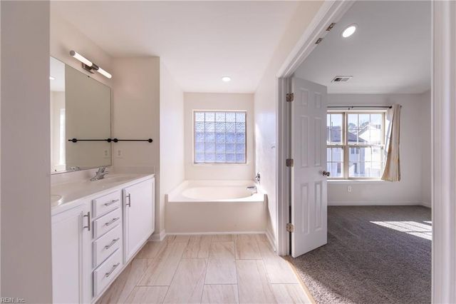 150 Hemisphere CIR, Newport News, VA 23601