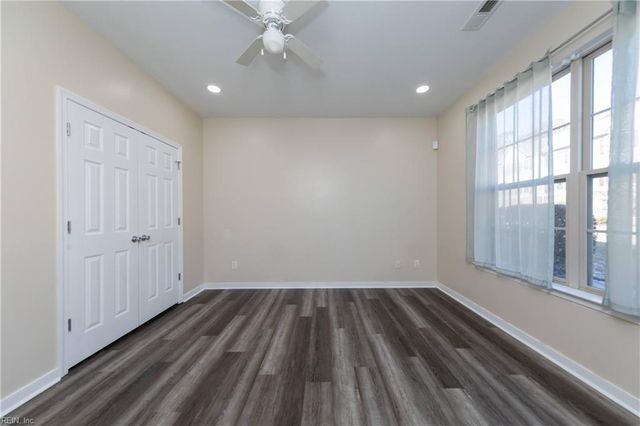 150 Hemisphere CIR, Newport News, VA 23601