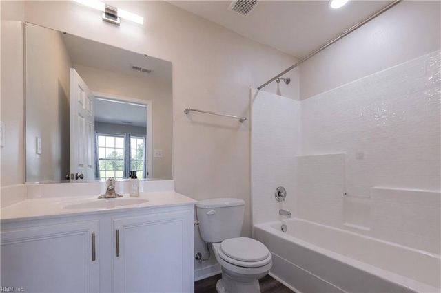 150 Hemisphere CIR, Newport News, VA 23601