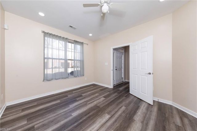 150 Hemisphere CIR, Newport News, VA 23601