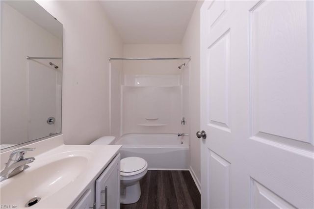 150 Hemisphere CIR, Newport News, VA 23601