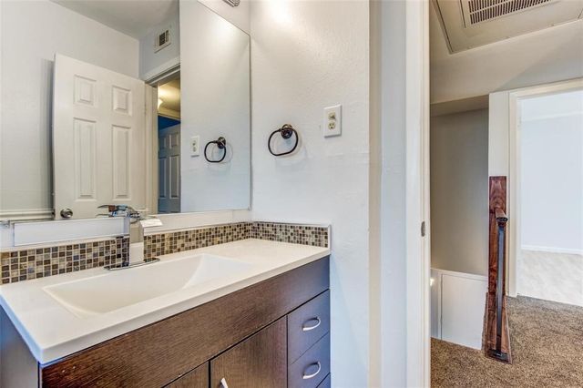 4011 Cole Avenue 113, Dallas, TX 75204