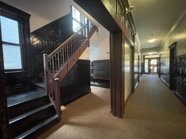 69 Park Dr 17, Boston, MA 02215