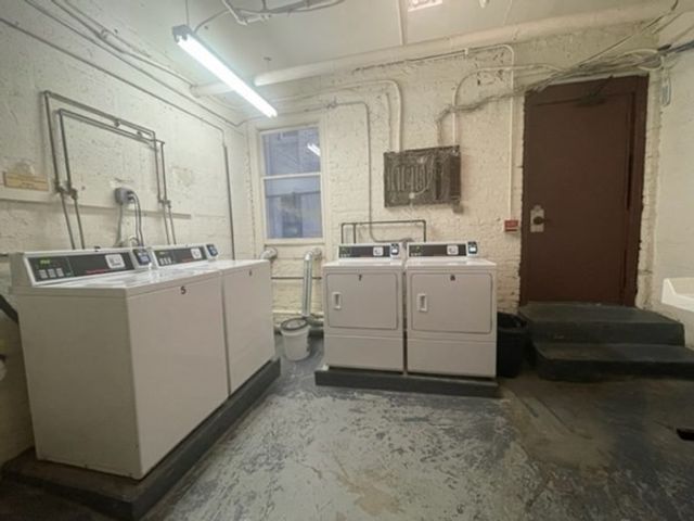 69 Park Dr 17, Boston, MA 02215