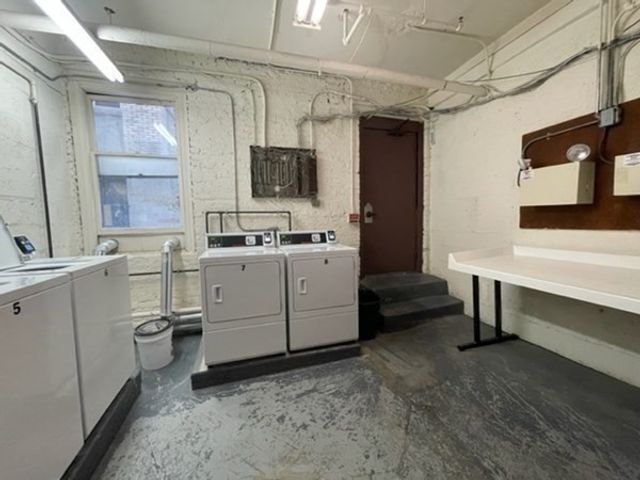 69 Park Dr 17, Boston, MA 02215