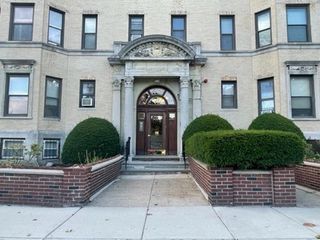 69 Park Dr 17, Boston, MA 02215
