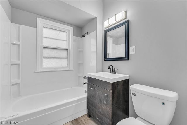 1353 Phelps Avenue 2, Lakewood, OH 44107