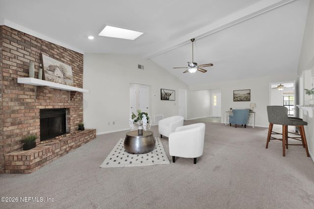 4517 CROSSTIE Road N, Jacksonville, FL 32257