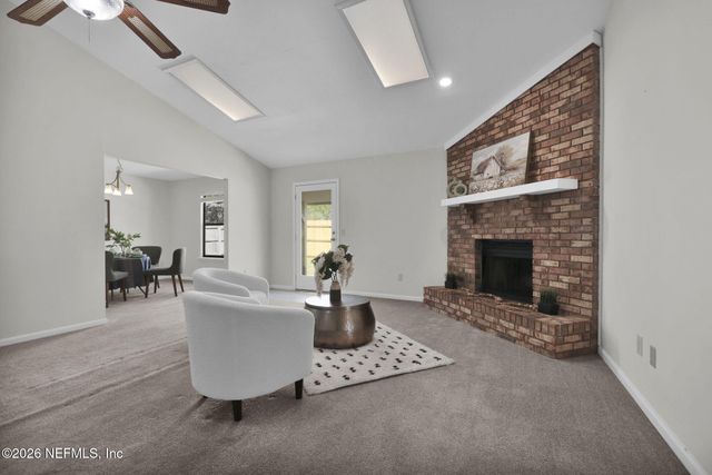 4517 CROSSTIE Road N, Jacksonville, FL 32257