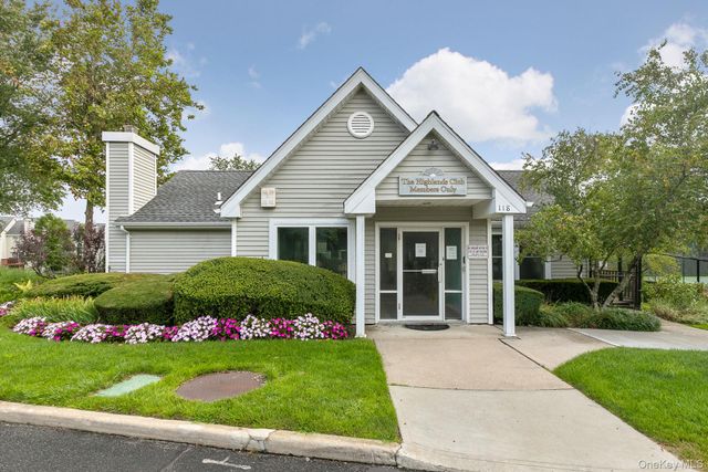 79 Leeward Court, Port Jefferson, NY 11777