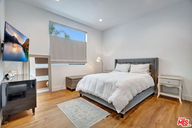 4203 Saugus Avenue, Sherman Oaks, CA 91403