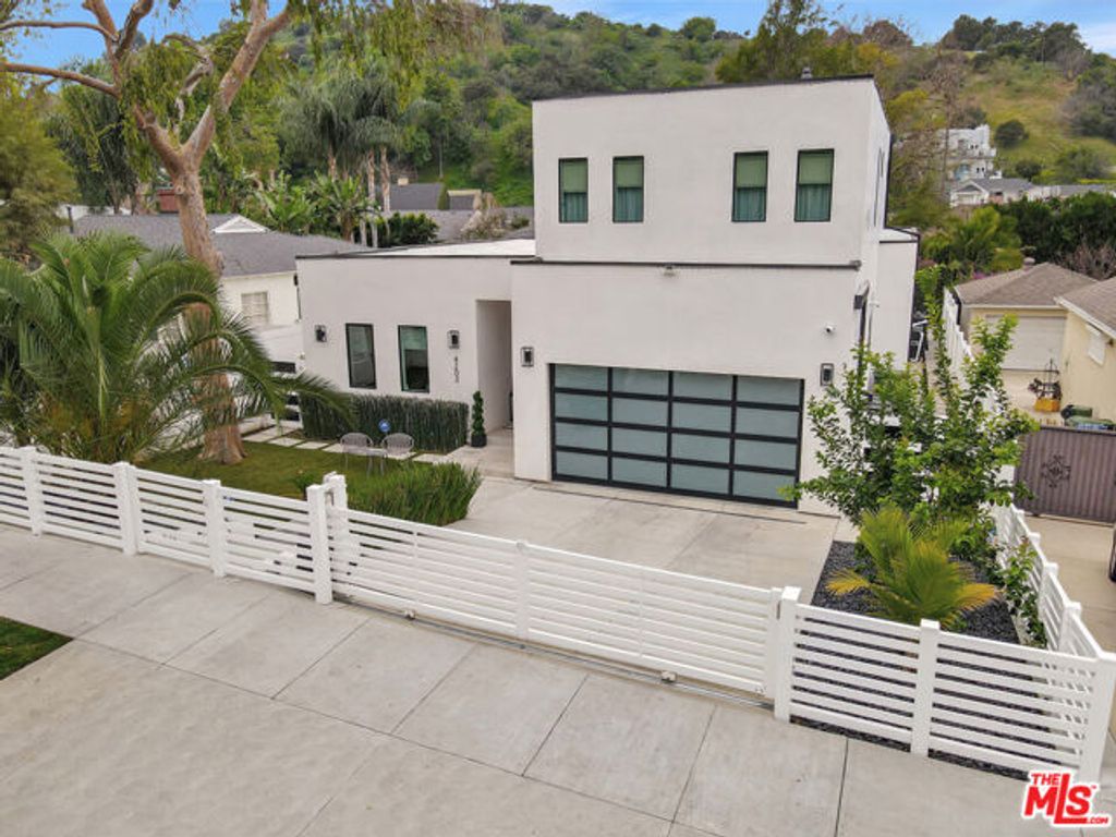 4203 Saugus Avenue, Sherman Oaks, CA 91403