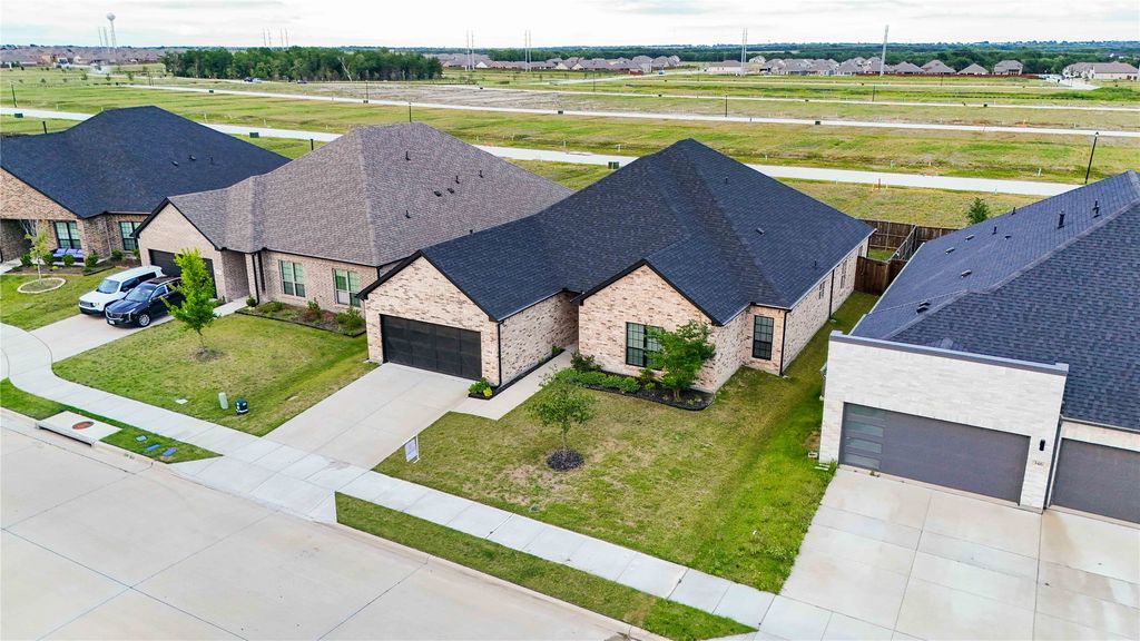 354 Rock Acre Drive, Lavon, TX 75166
