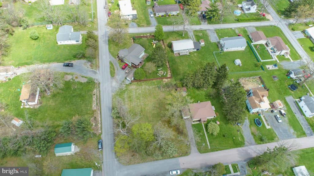 Image 10 of property listing at 815 L STREET, Mountain Lake Park, MD 21550