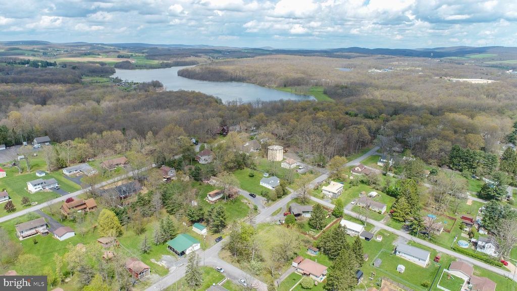 Image 12 of property listing at 815 L STREET, Mountain Lake Park, MD 21550